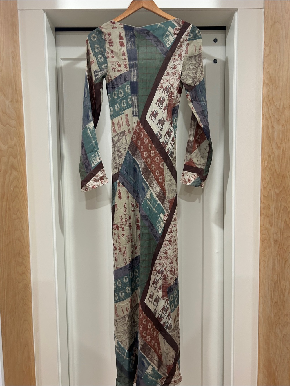 The Colette in Relic Print Long Sleeve Maxi Dress - Multicolor - Picture 5 of 7